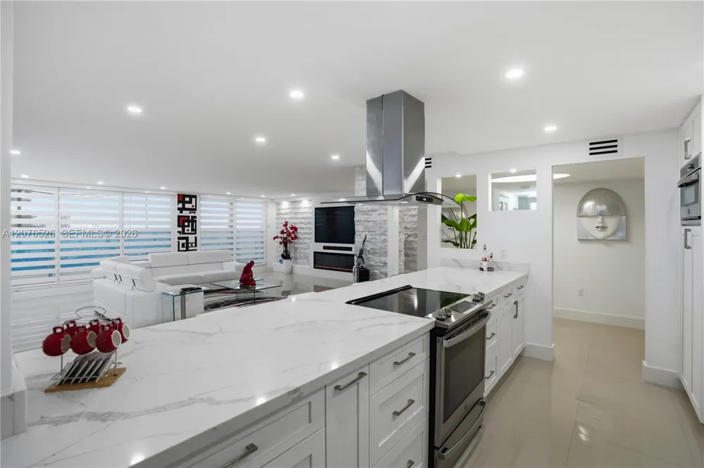 2751 S Ocean Dr #301S Hollywood, FL 33019
