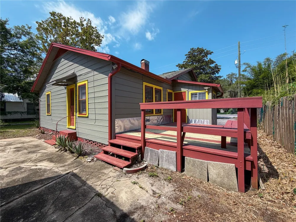205 NE 9TH STREET Gainesville, FL 32601