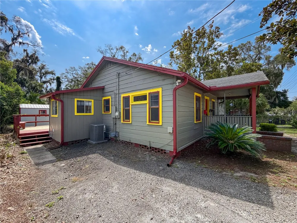 205 NE 9TH STREET Gainesville, FL 32601