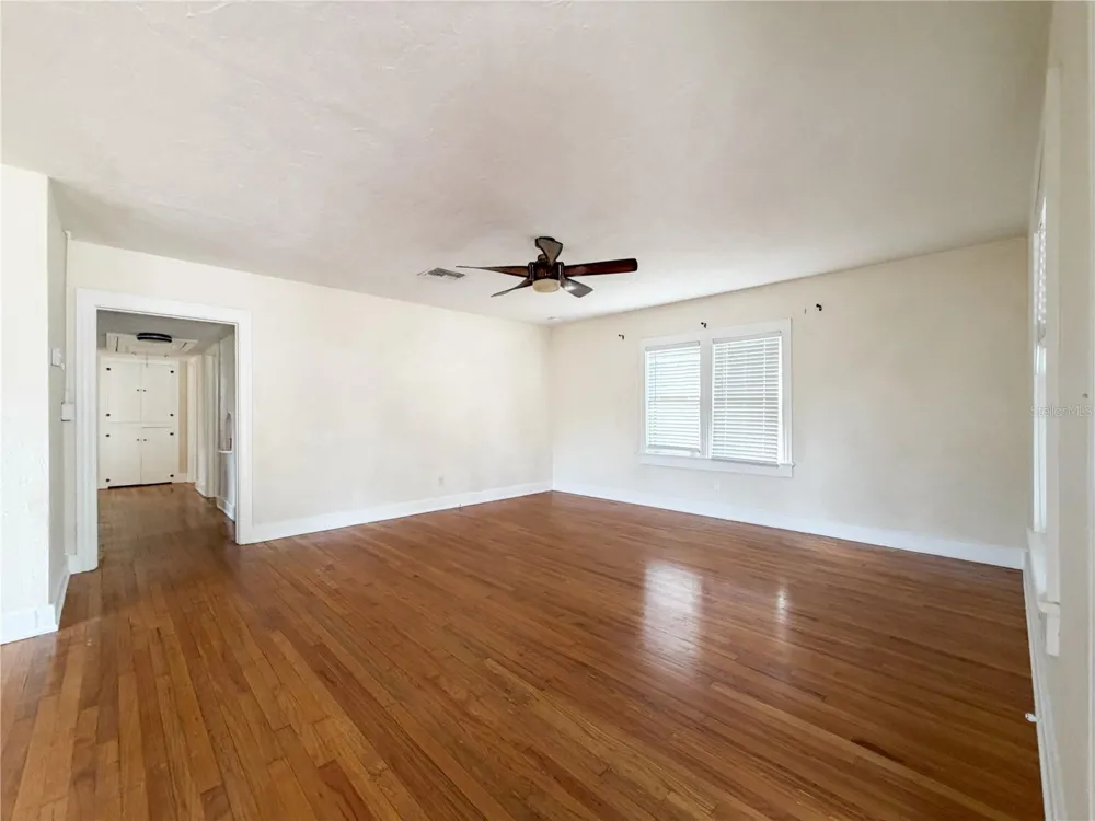 205 NE 9TH STREET Gainesville, FL 32601