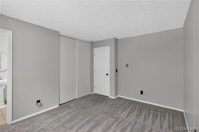 2005 S Ivory Way Aurora, CO 80013