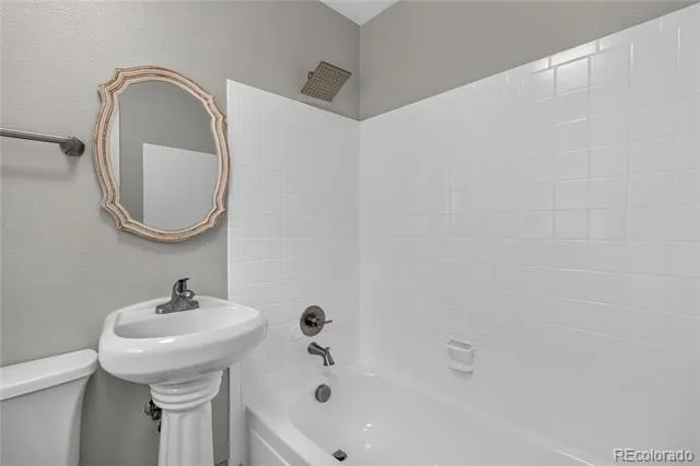 2005 S Ivory Way Aurora, CO 80013