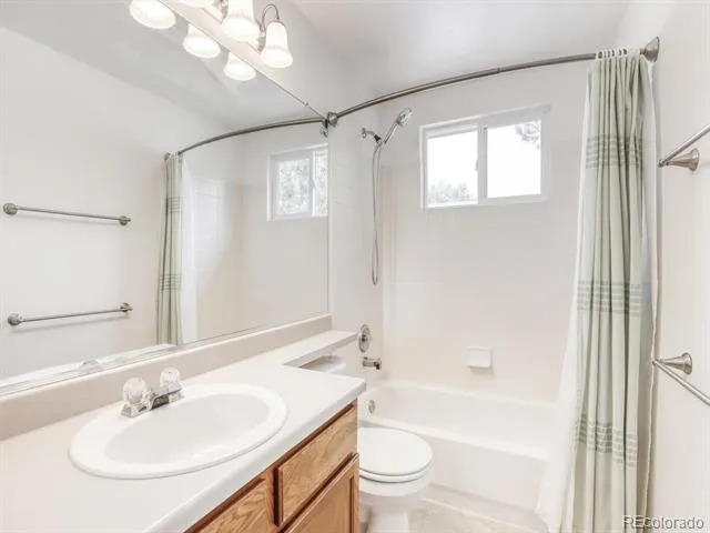 1633 Deerwood Drive Longmont, CO 80504