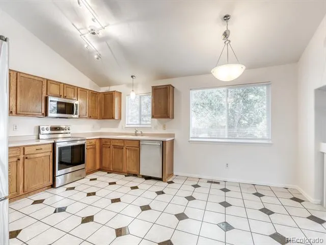 1633 Deerwood Drive Longmont, CO 80504