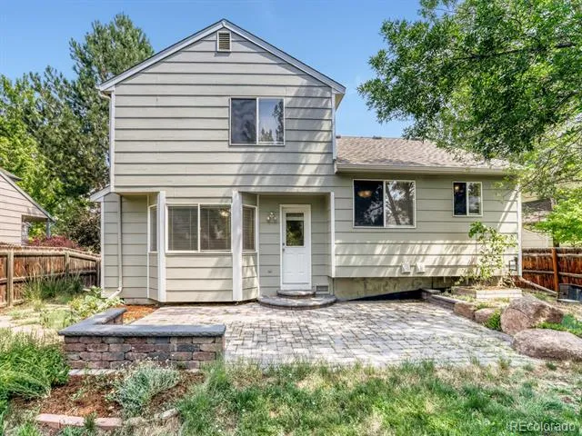 1633 Deerwood Drive Longmont, CO 80504
