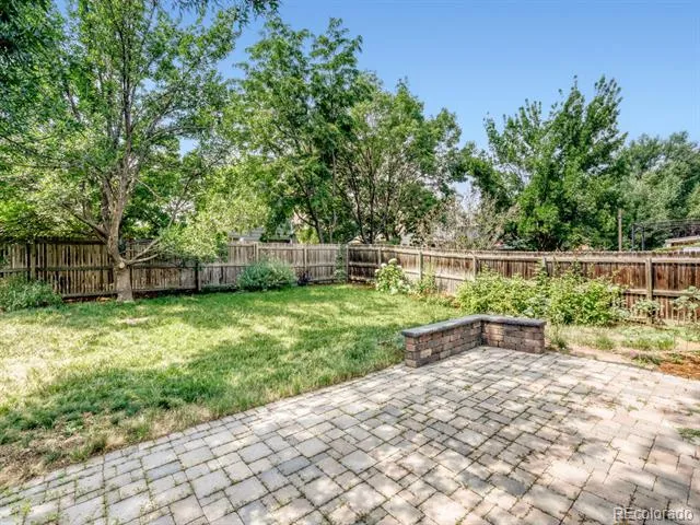 1633 Deerwood Drive Longmont, CO 80504