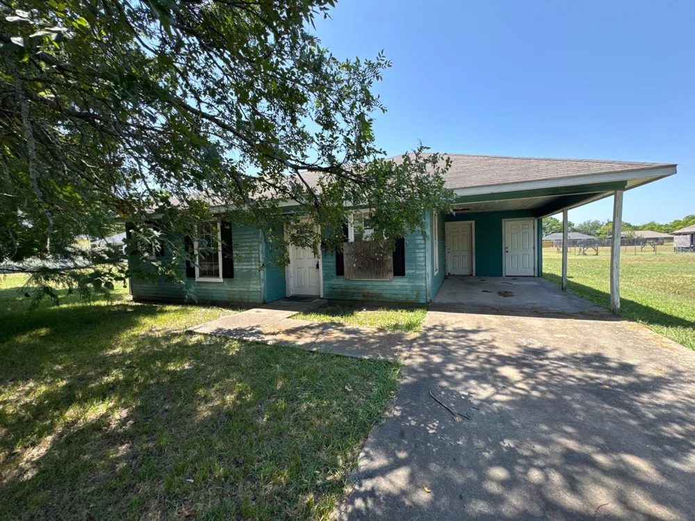 605 Oldham Street Bonham, TX 75418