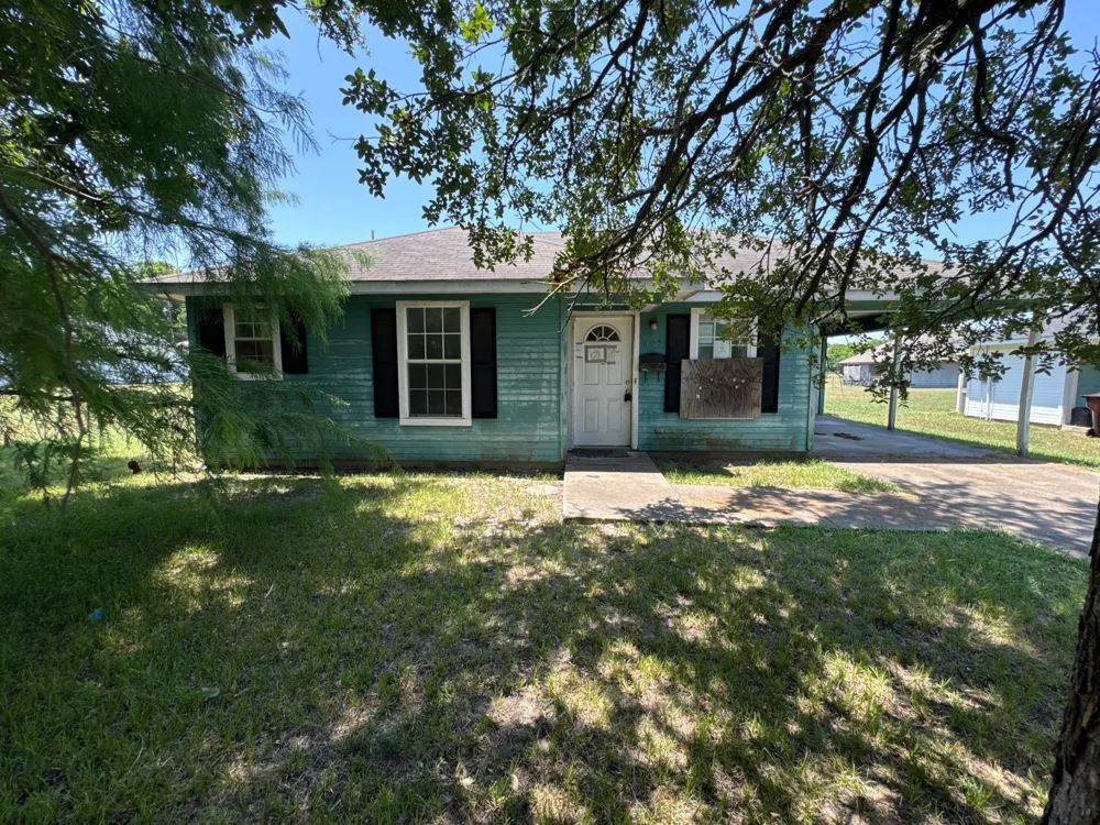 605 Oldham Street Bonham, TX 75418