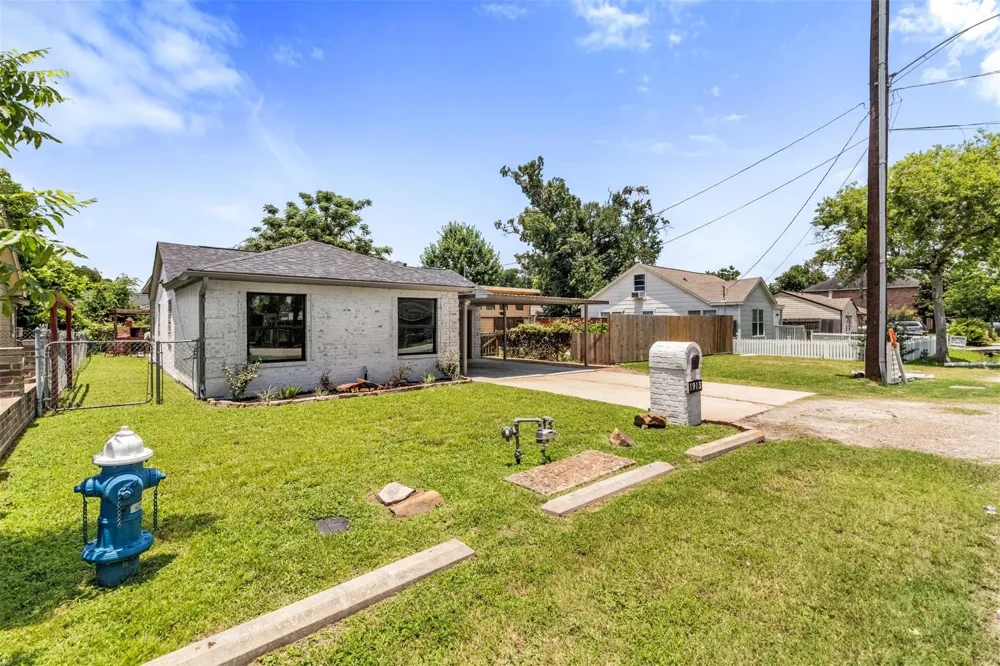 1913 Thonig Road Houston, TX 77055