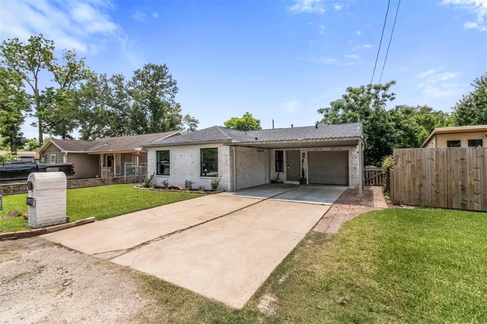 1913 Thonig Road Houston, TX 77055