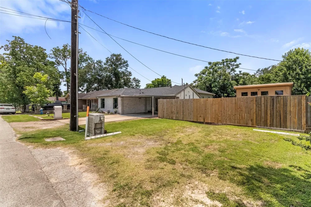 1913 Thonig Road Houston, TX 77055
