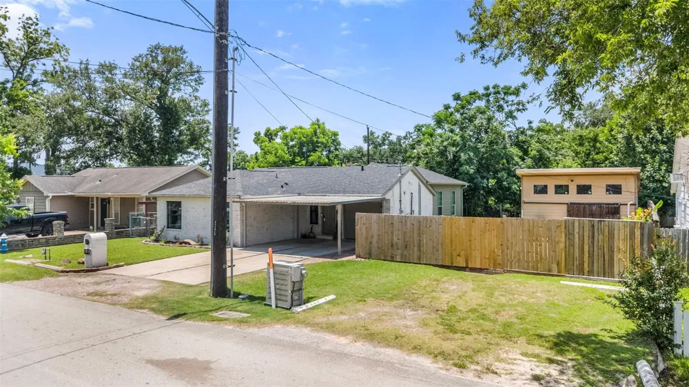 1913 Thonig Road Houston, TX 77055