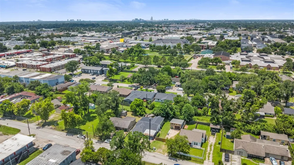 1913 Thonig Road Houston, TX 77055