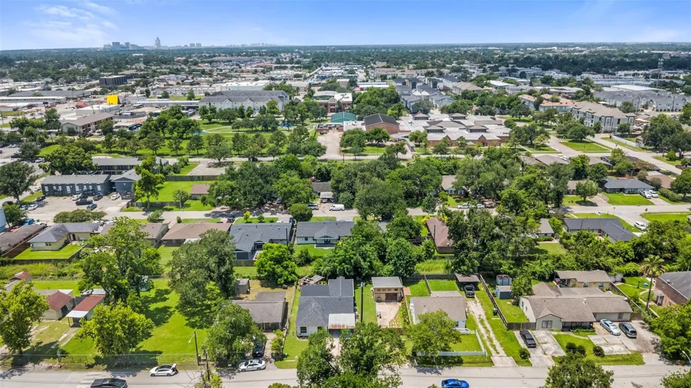 1913 Thonig Road Houston, TX 77055