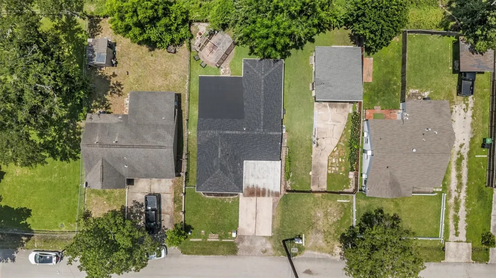 1913 Thonig Road Houston, TX 77055