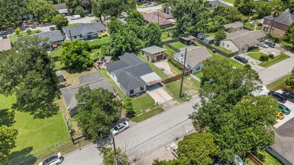 1913 Thonig Road Houston, TX 77055