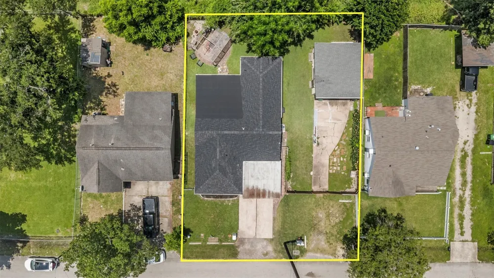1913 Thonig Road Houston, TX 77055