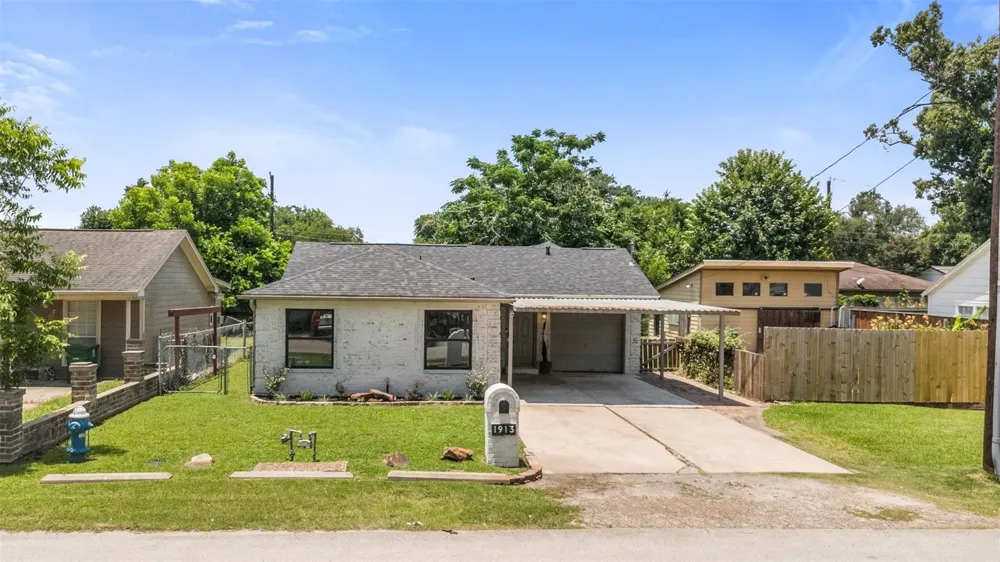 1913 Thonig Road Houston, TX 77055