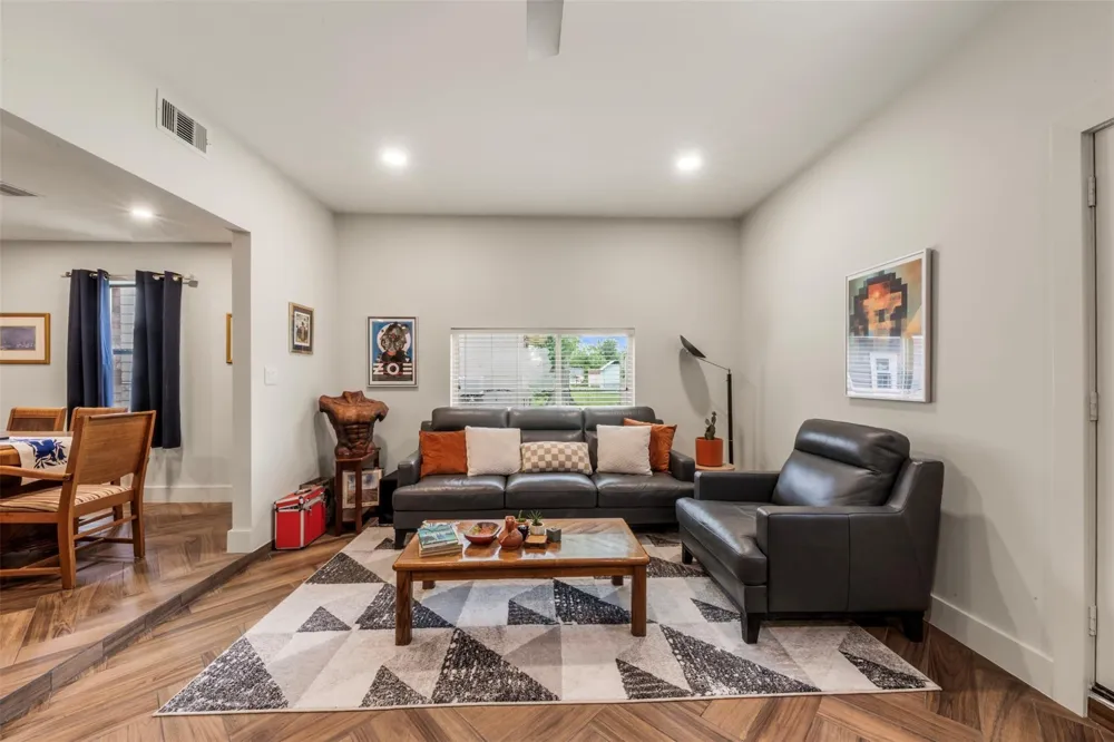 1913 Thonig Road Houston, TX 77055