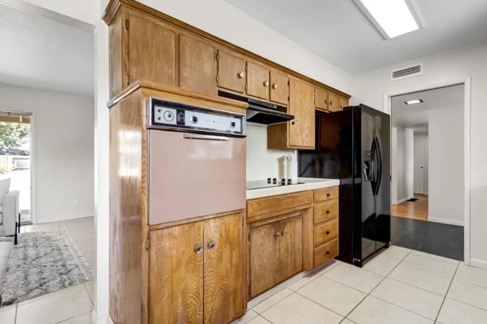 2724 Doris Court Carmichael, CA 95608
