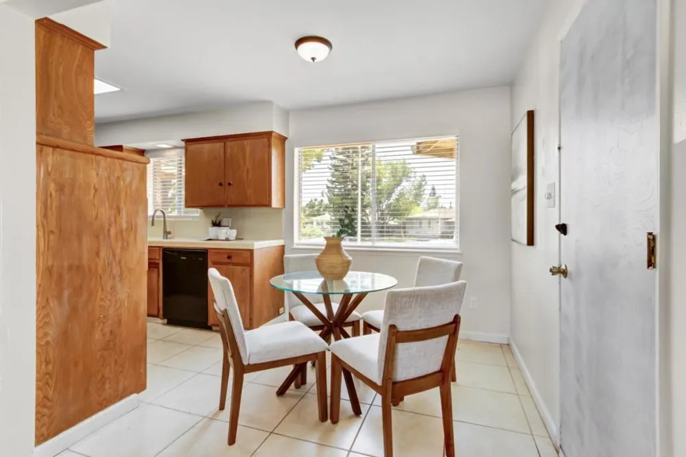 2724 Doris Court Carmichael, CA 95608
