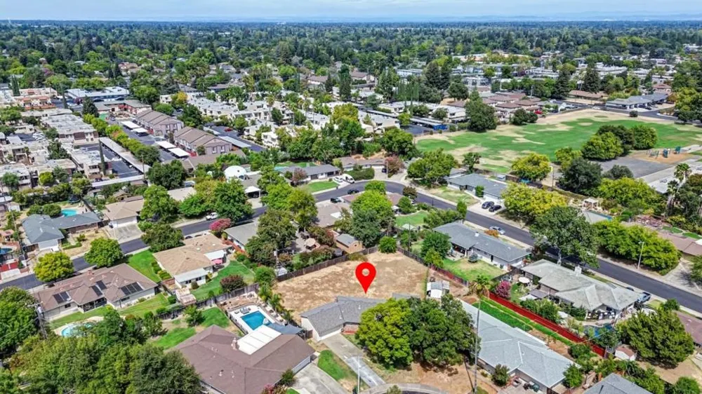 2724 Doris Court Carmichael, CA 95608