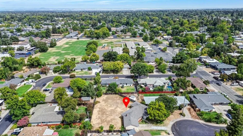 2724 Doris Court Carmichael, CA 95608