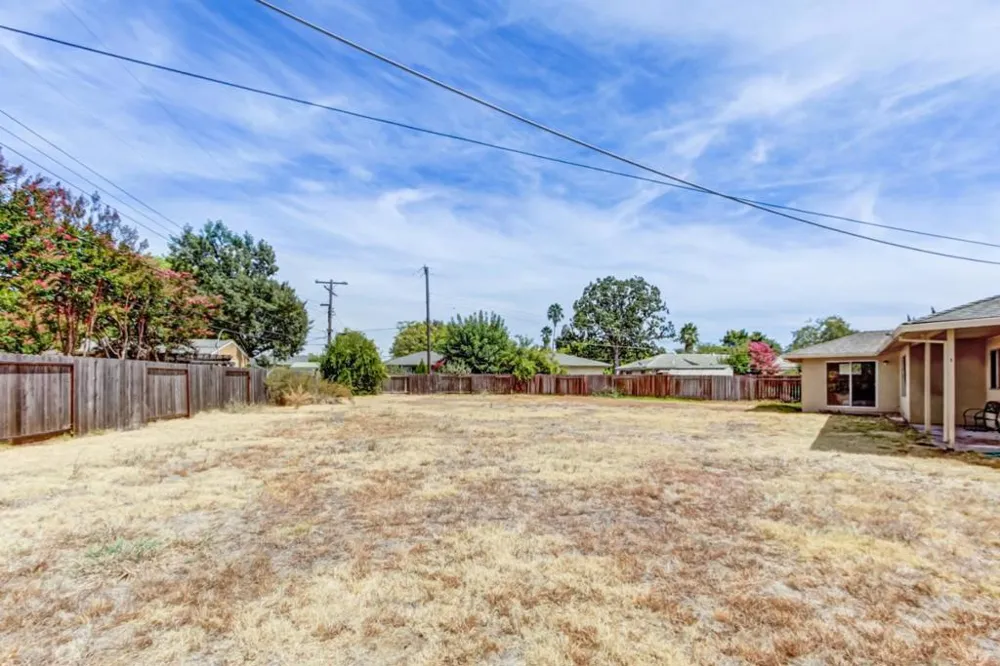 2724 Doris Court Carmichael, CA 95608