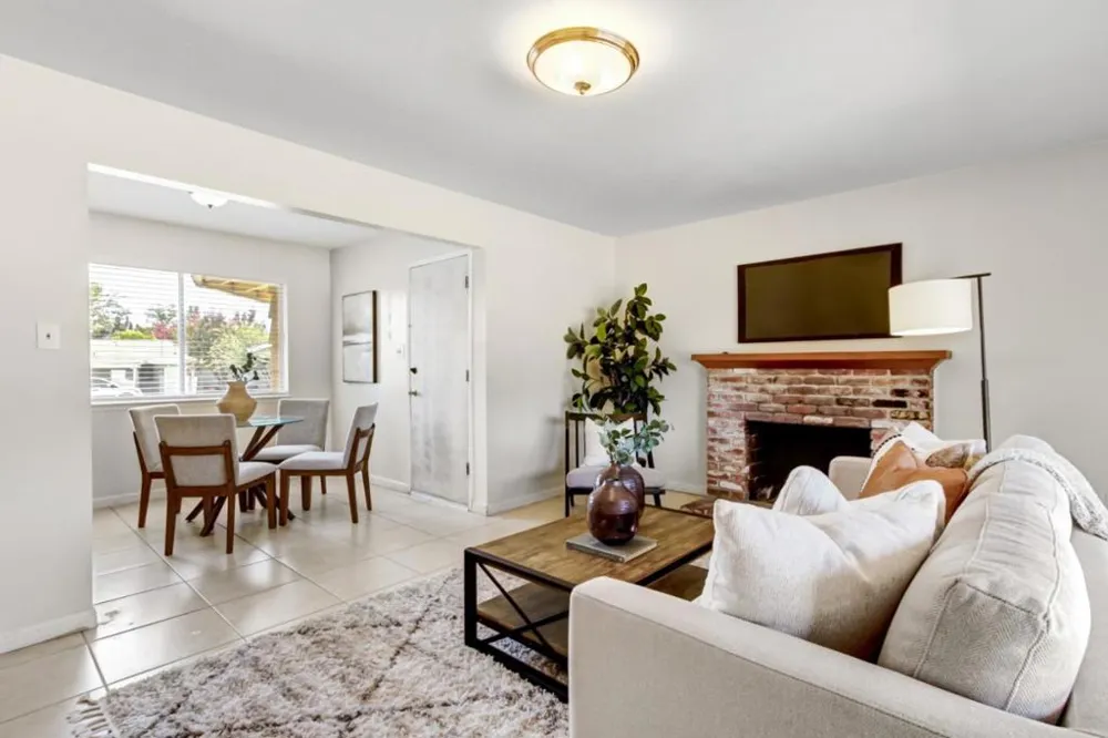 2724 Doris Court Carmichael, CA 95608