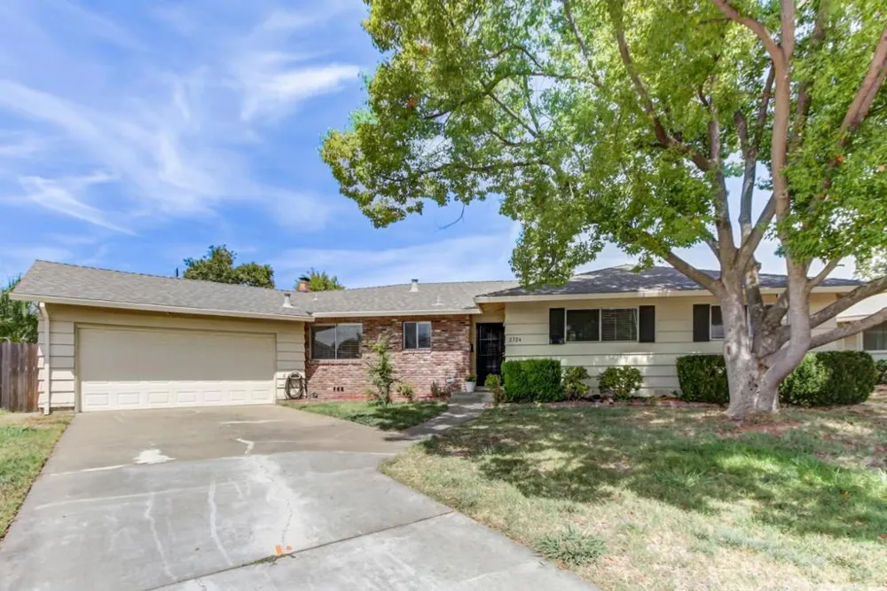2724 Doris Court Carmichael, CA 95608