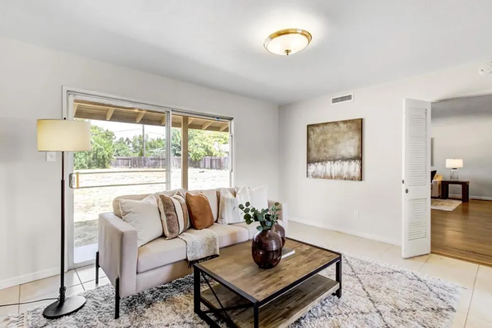 2724 Doris Court Carmichael, CA 95608