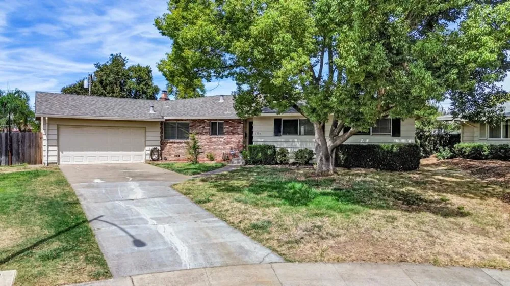 2724 Doris Court Carmichael, CA 95608