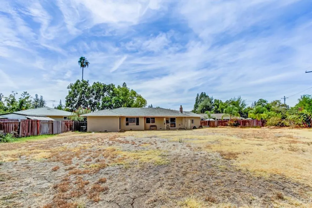2724 Doris Court Carmichael, CA 95608