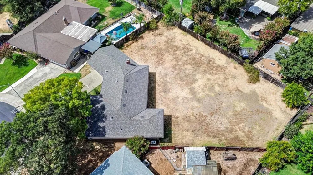 2724 Doris Court Carmichael, CA 95608