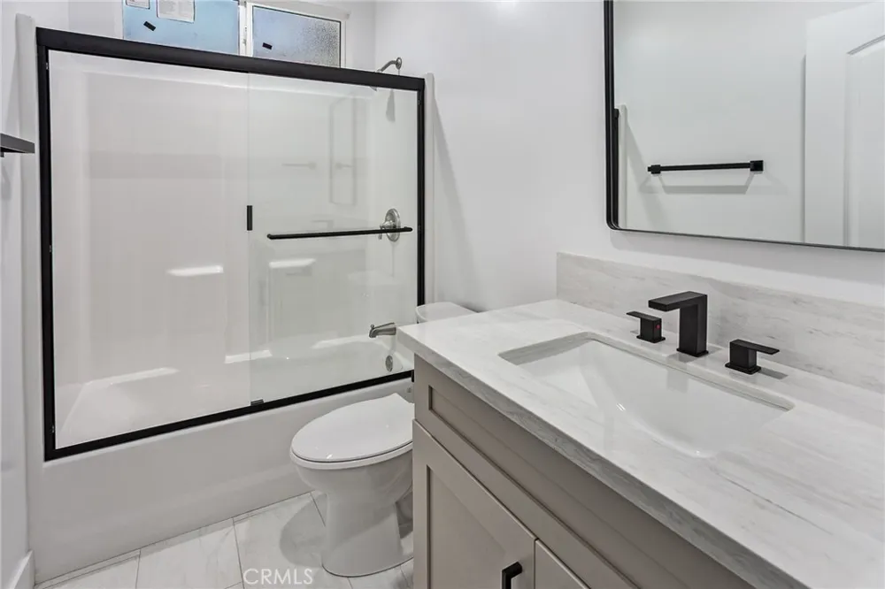 216 Park View Street Los Angeles, CA 90026