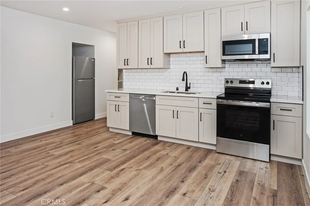 216 Park View Street Los Angeles, CA 90026