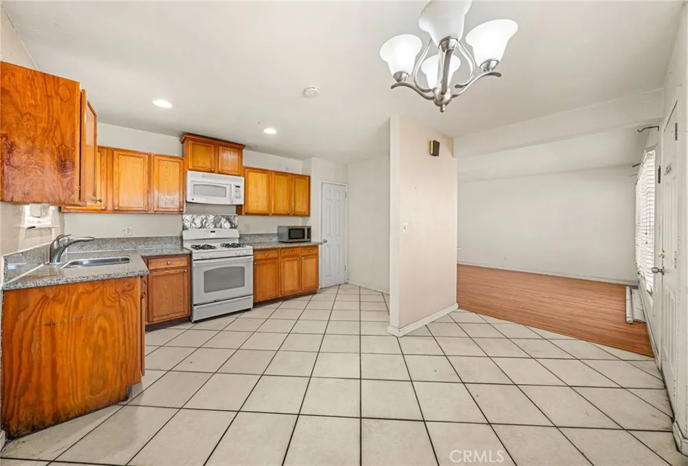 1575 S Tippecanoe San Bernardino, CA 92408