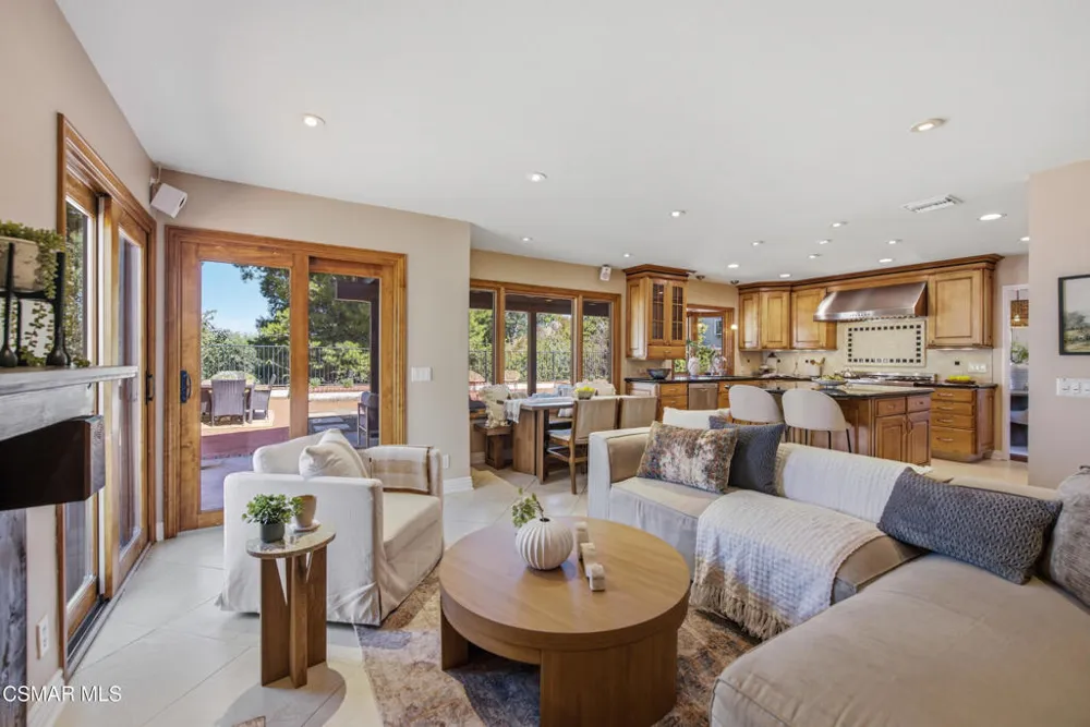261 Scarborough Street Thousand Oaks, CA 91361