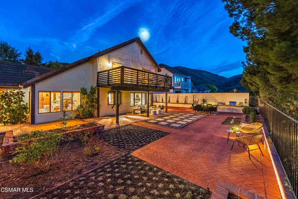 261 Scarborough Street Thousand Oaks, CA 91361