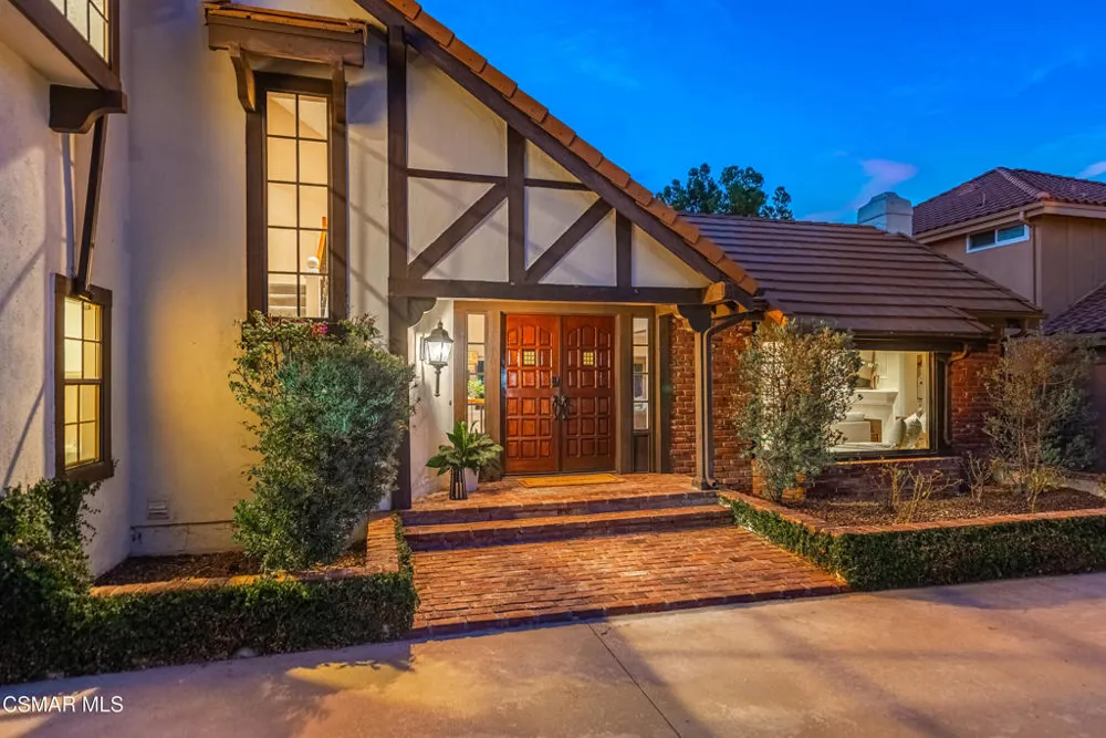 261 Scarborough Street Thousand Oaks, CA 91361