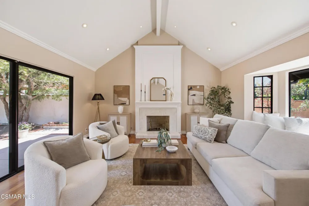 261 Scarborough Street Thousand Oaks, CA 91361