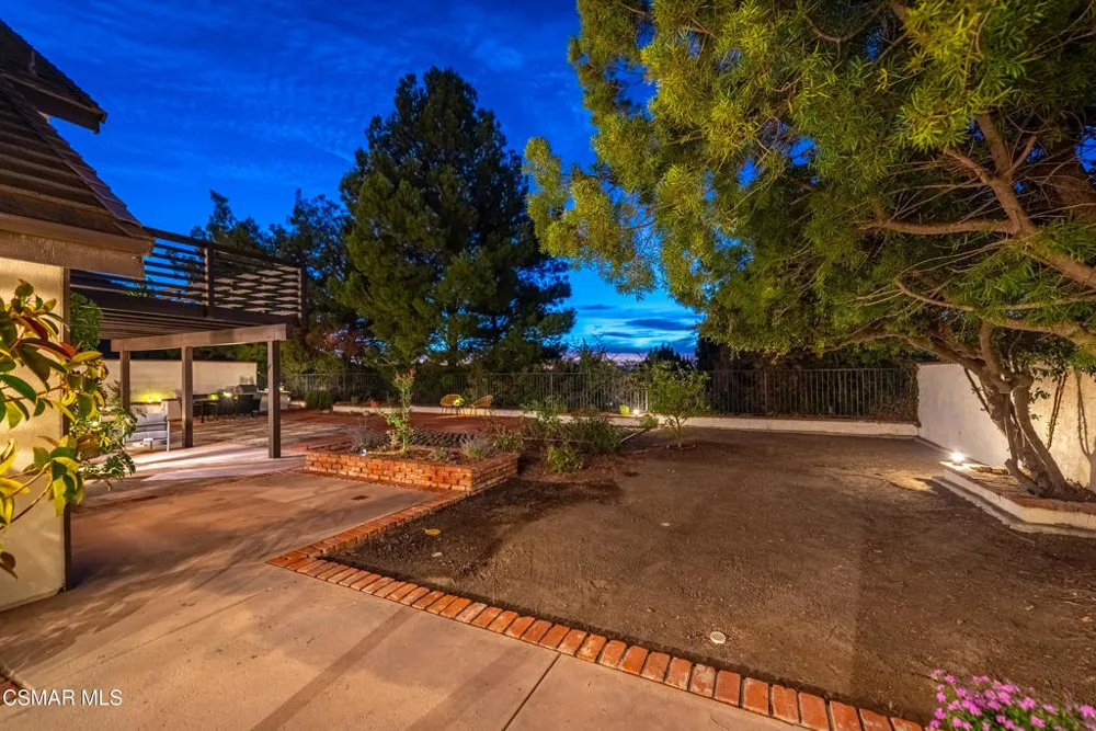 261 Scarborough Street Thousand Oaks, CA 91361