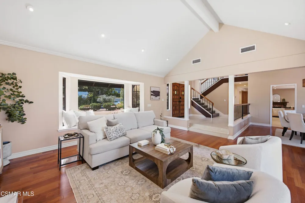 261 Scarborough Street Thousand Oaks, CA 91361