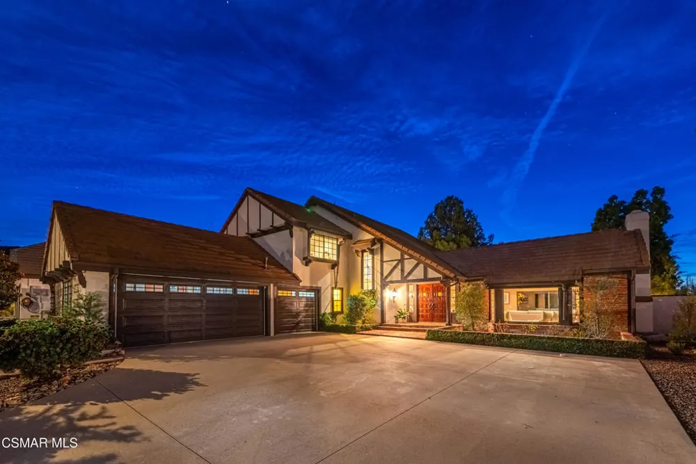 261 Scarborough Street Thousand Oaks, CA 91361