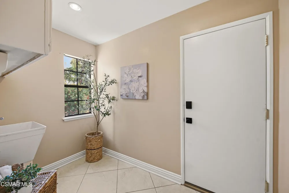 261 Scarborough Street Thousand Oaks, CA 91361