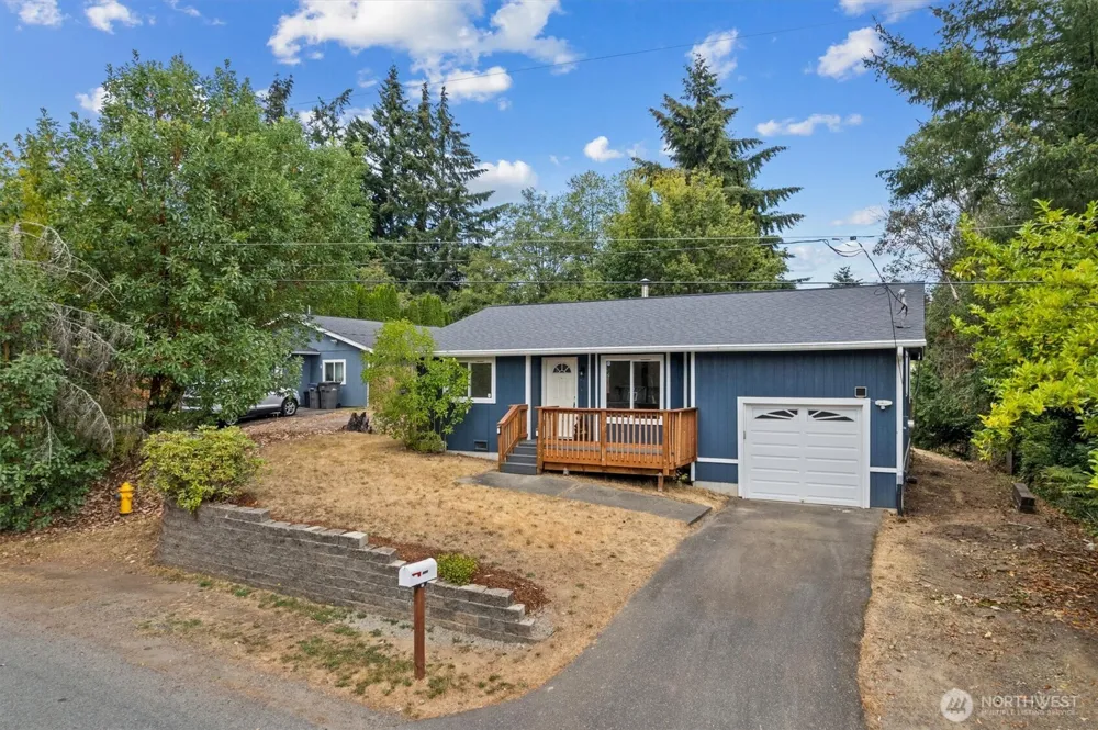 7271 E Patricia Street Port Orchard, WA 98366