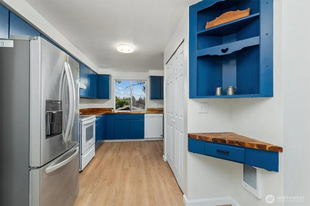 7271 E Patricia Street Port Orchard, WA 98366