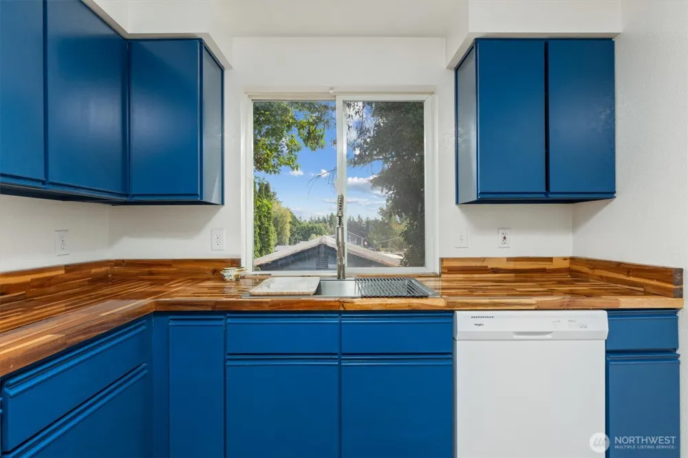 7271 E Patricia Street Port Orchard, WA 98366