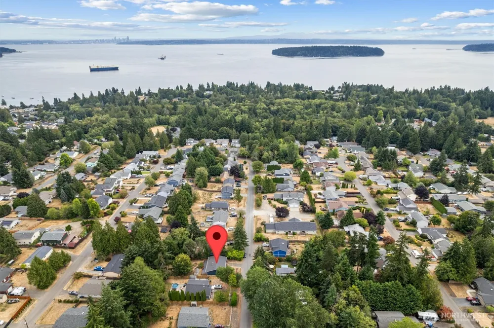 7271 E Patricia Street Port Orchard, WA 98366