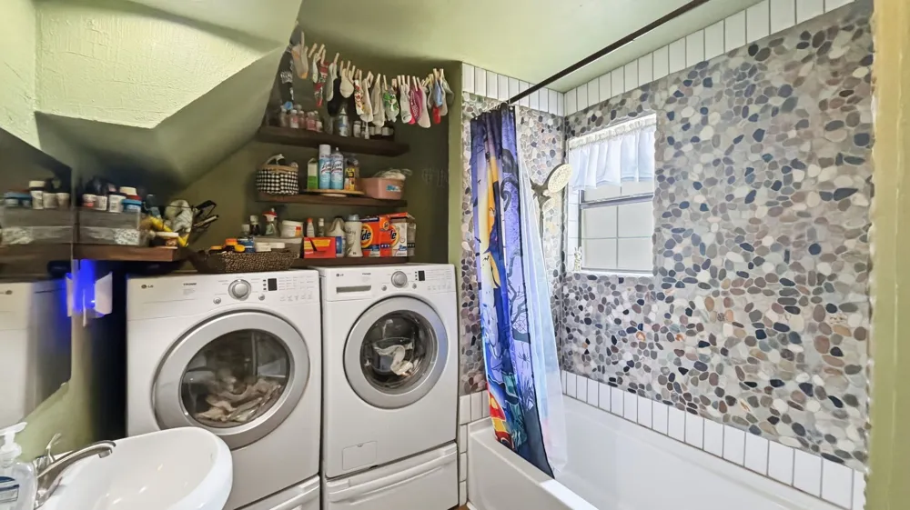 5716 San Jacinto Drive Granbury, TX 76048